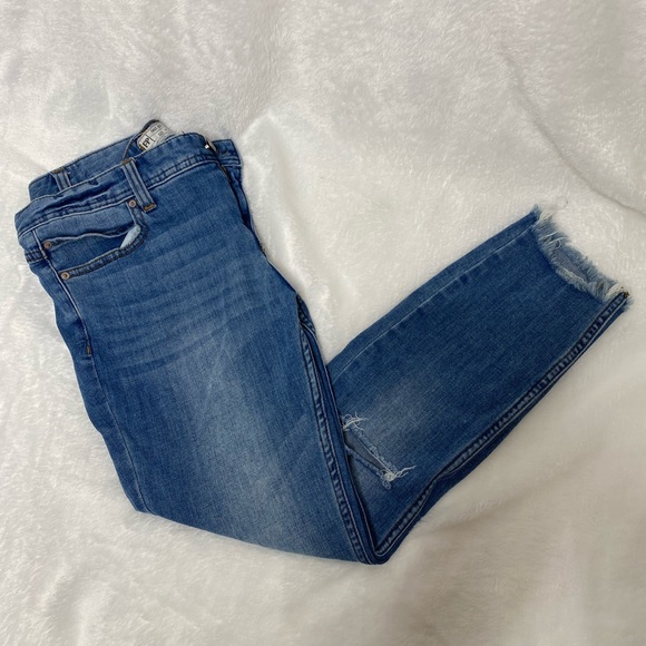 Free People Denim - Free people distressed jeans size 29